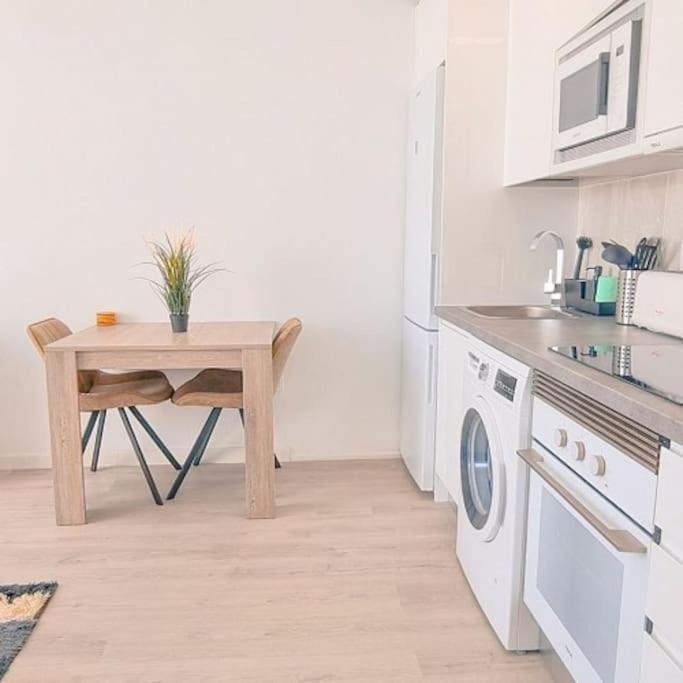 Puerto Del Carmen Airconditioned 2Bed Poolside Apt Ngoại thất bức ảnh