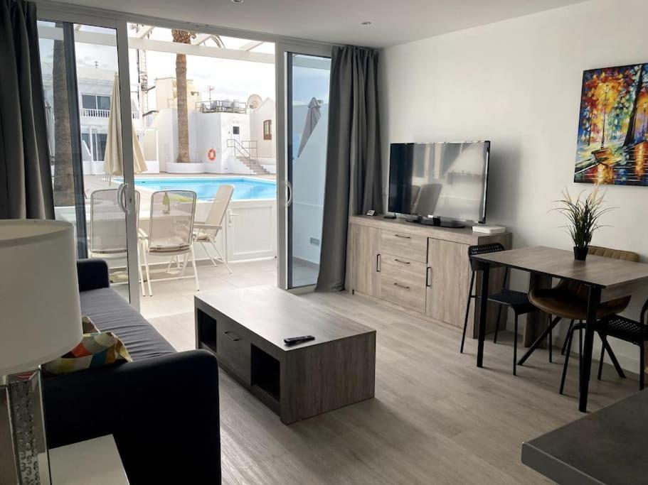 Puerto Del Carmen Airconditioned 2Bed Poolside Apt Ngoại thất bức ảnh