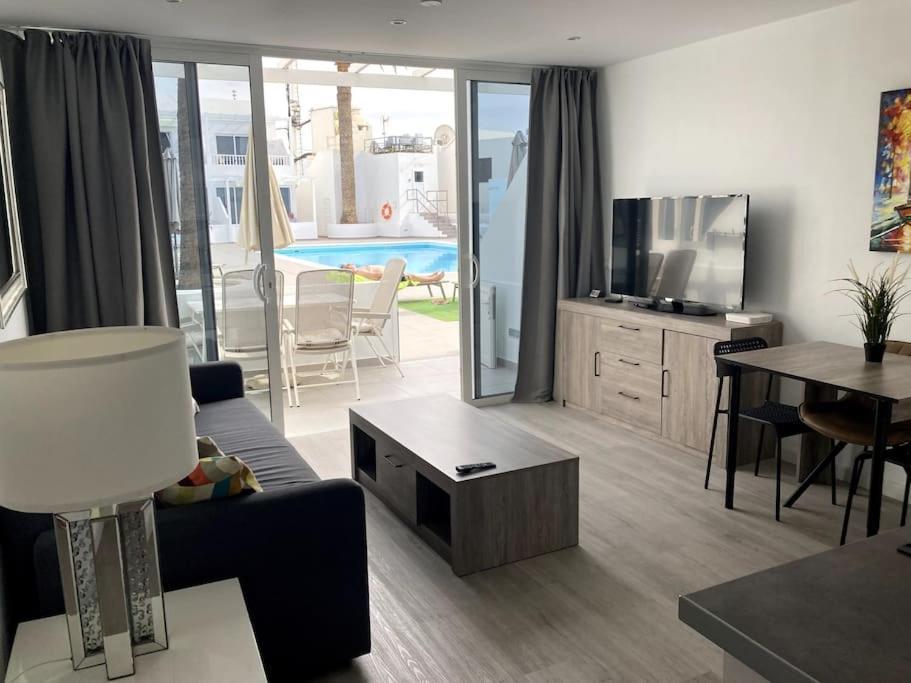 Puerto Del Carmen Airconditioned 2Bed Poolside Apt Ngoại thất bức ảnh