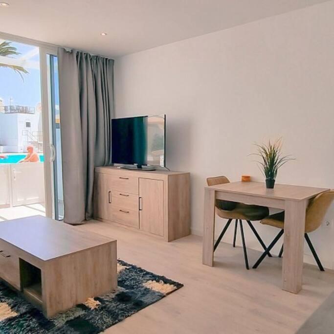 Puerto Del Carmen Airconditioned 2Bed Poolside Apt Ngoại thất bức ảnh